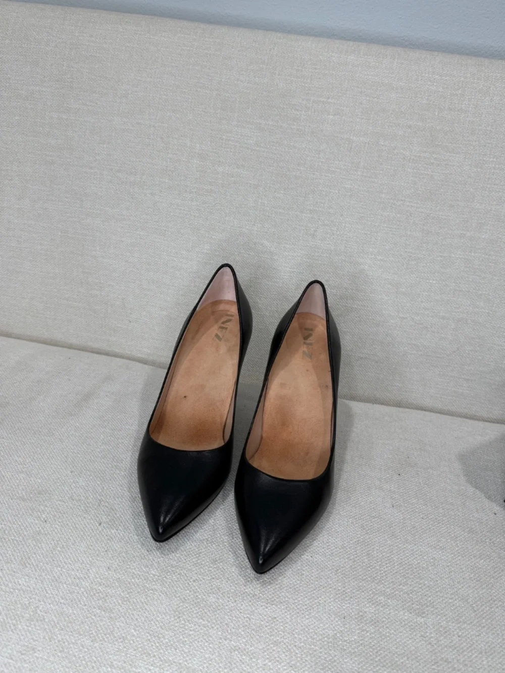 INEZ Morena 90 Black Nappa Leather Pointed Toe Pumps Heels Size 8B